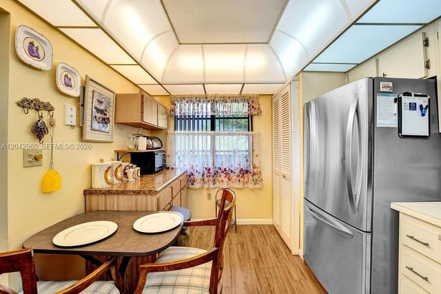 1000 Colony Point Circle 422, Pembroke Pines, FL 33026