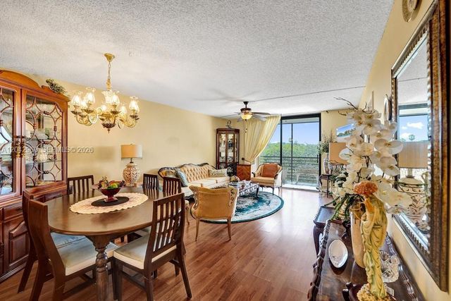 1000 Colony Point Circle 422, Pembroke Pines, FL 33026