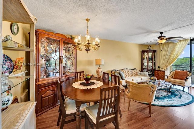 1000 Colony Point Circle 422, Pembroke Pines, FL 33026