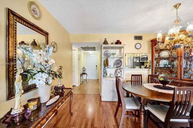 1000 Colony Point Circle 422, Pembroke Pines, FL 33026