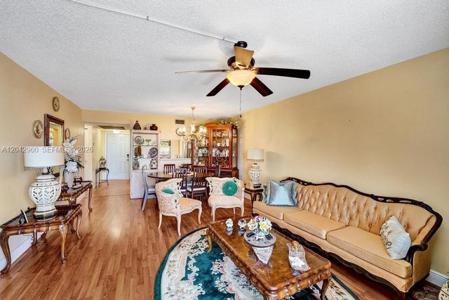 1000 Colony Point Circle 422, Pembroke Pines, FL 33026