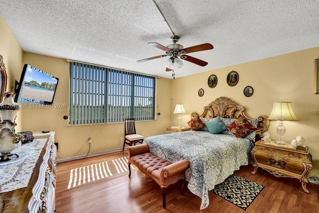 1000 Colony Point Circle 422, Pembroke Pines, FL 33026
