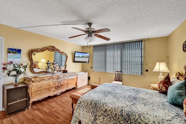 1000 Colony Point Circle 422, Pembroke Pines, FL 33026
