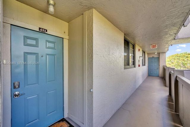 1000 Colony Point Circle 422, Pembroke Pines, FL 33026