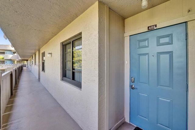 1000 Colony Point Circle 422, Pembroke Pines, FL 33026