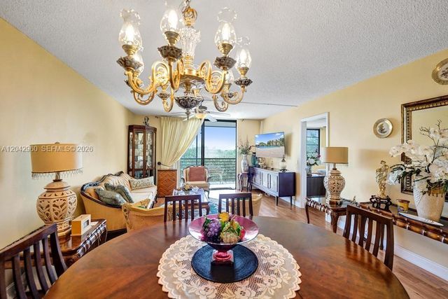 1000 Colony Point Circle 422, Pembroke Pines, FL 33026