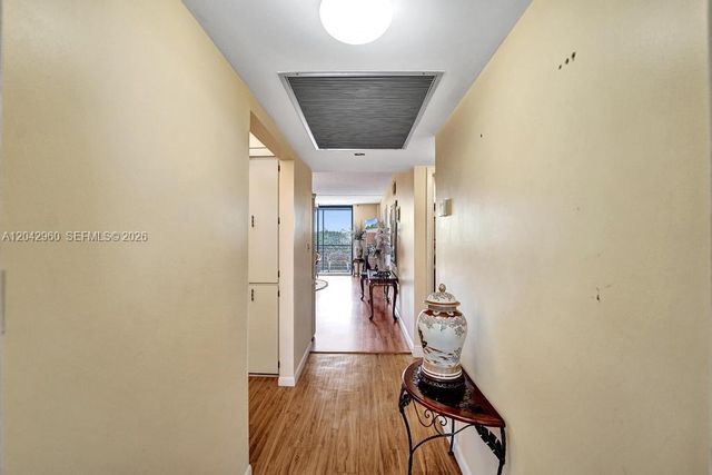 1000 Colony Point Circle 422, Pembroke Pines, FL 33026