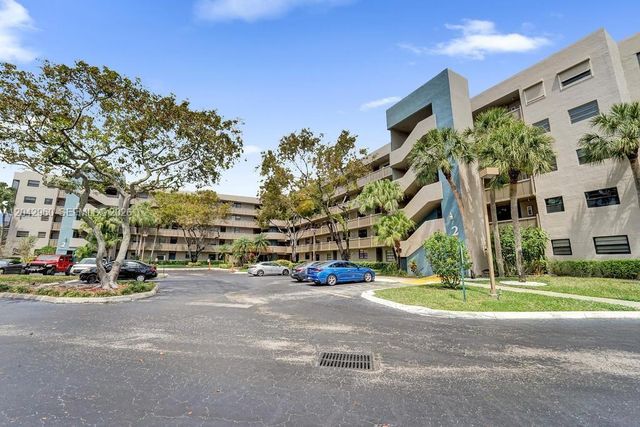 1000 Colony Point Circle 422, Pembroke Pines, FL 33026