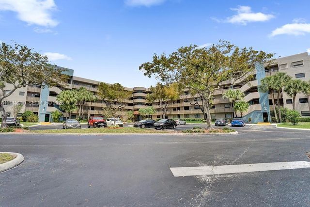 1000 Colony Point Circle 422, Pembroke Pines, FL 33026