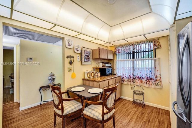 1000 Colony Point Circle 422, Pembroke Pines, FL 33026