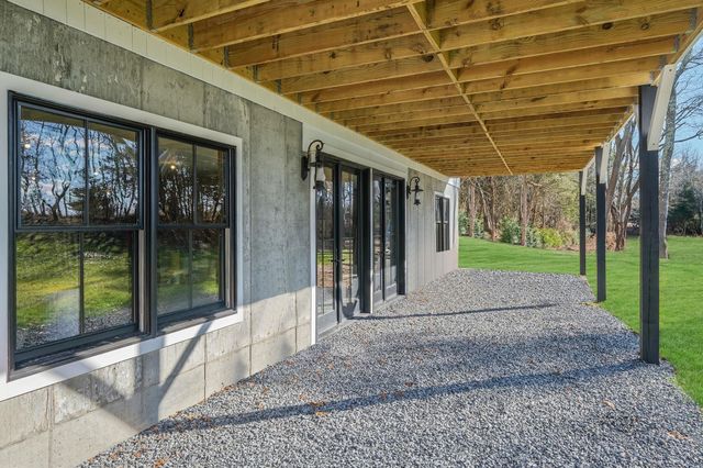 475 West Lane, Aquebogue, NY 11931