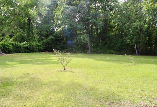 3253 Meadow Road, Lumberton, NC 28358