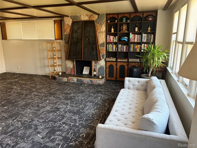 9181 Harvard Road, Detroit, MI 48224