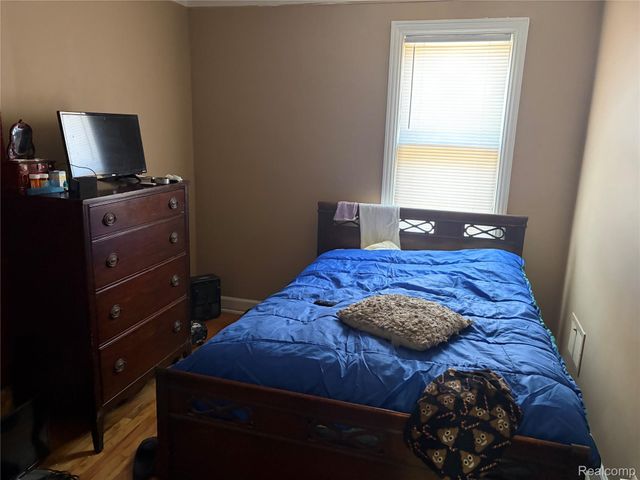 9181 Harvard Road, Detroit, MI 48224