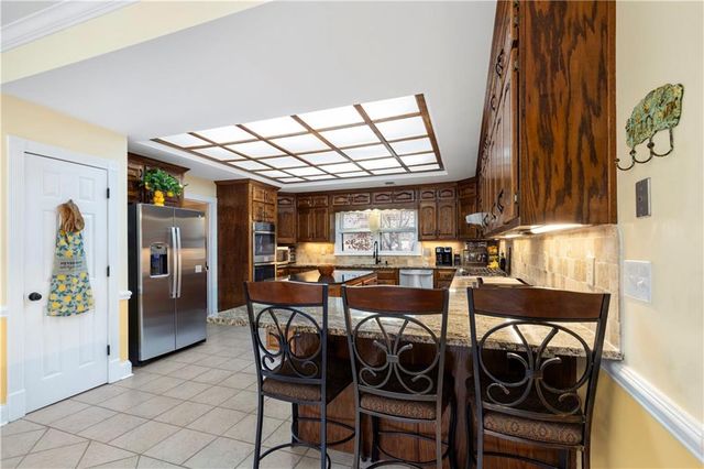 410 Camelot Drive, Fayetteville, GA 30214