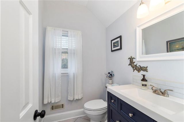 410 Camelot Drive, Fayetteville, GA 30214