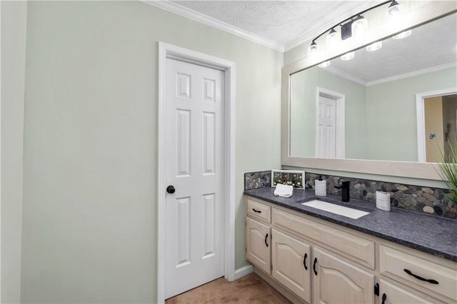 410 Camelot Drive, Fayetteville, GA 30214