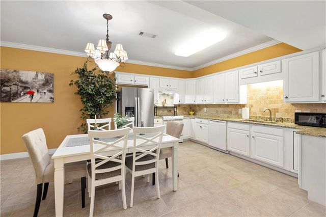 410 Camelot Drive, Fayetteville, GA 30214