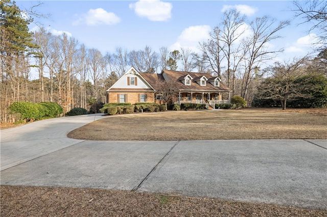 410 Camelot Drive, Fayetteville, GA 30214