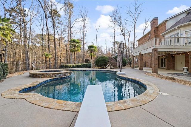 410 Camelot Drive, Fayetteville, GA 30214