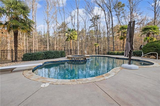 410 Camelot Drive, Fayetteville, GA 30214