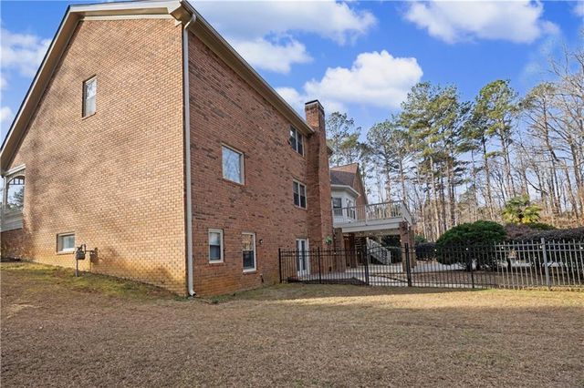 410 Camelot Drive, Fayetteville, GA 30214