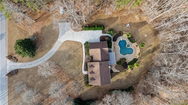 410 Camelot Drive, Fayetteville, GA 30214