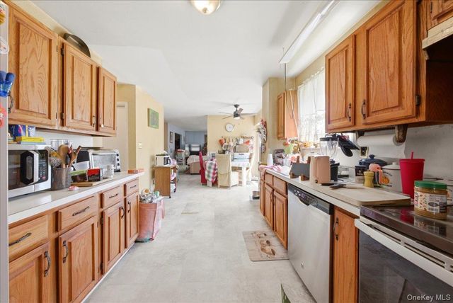 7 Apple Blossom Lane, Patchogue, NY 11772