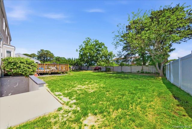 7 Apple Blossom Lane, Patchogue, NY 11772