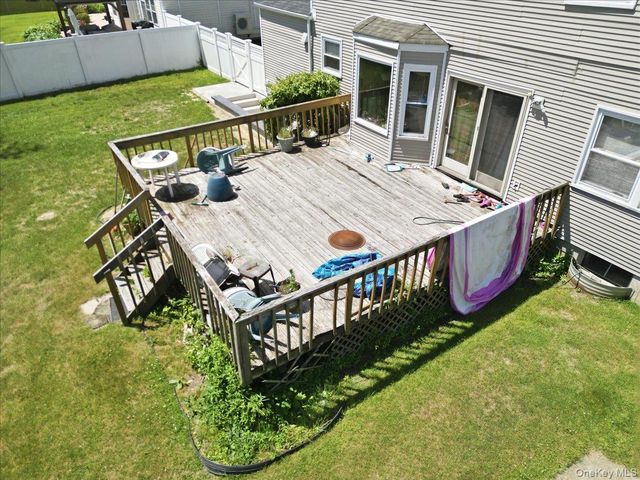 7 Apple Blossom Lane, Patchogue, NY 11772