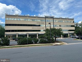 8230 BOONE BLVD #445, Vienna, VA 22182