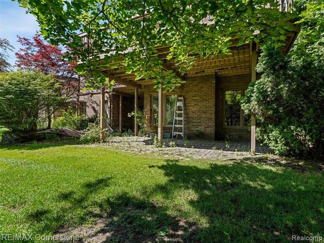 13780 Eaton Drive, Plymouth, MI 48170