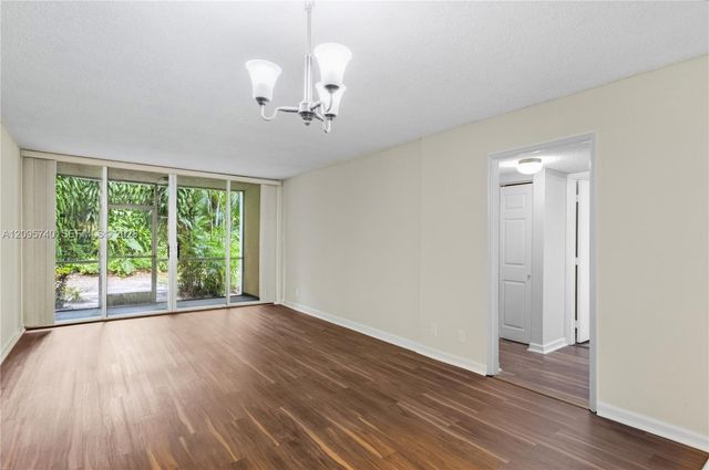 9400 Live Oak Place 103, Davie, FL 33324