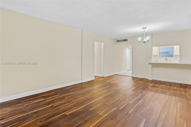 9400 Live Oak Place 103, Davie, FL 33324