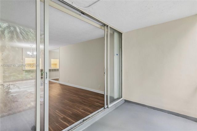 9400 Live Oak Place 103, Davie, FL 33324