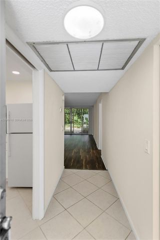 9400 Live Oak Place 103, Davie, FL 33324