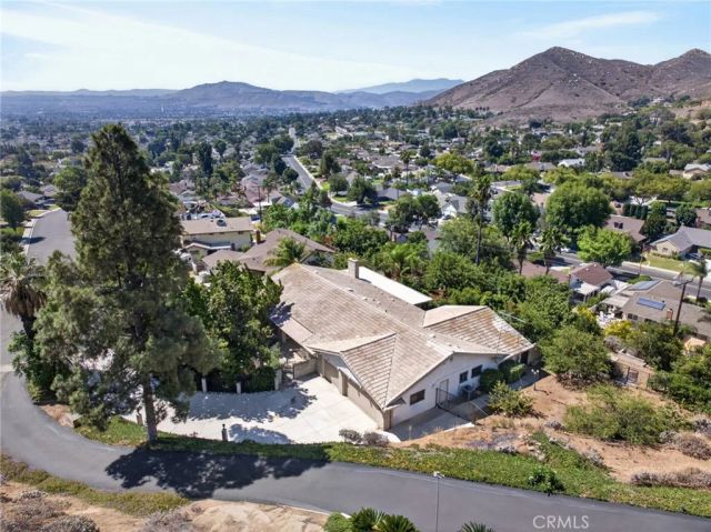 5462 Sierra Vista, Riverside, CA 92505