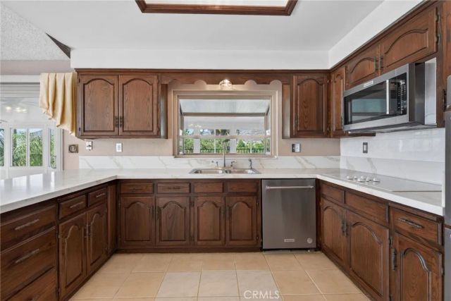5462 Sierra Vista, Riverside, CA 92505