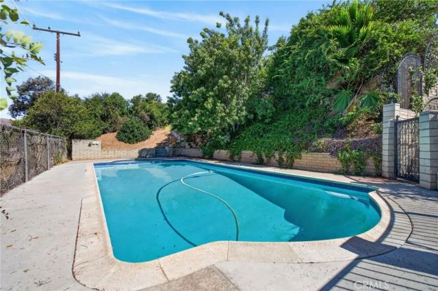 5462 Sierra Vista, Riverside, CA 92505