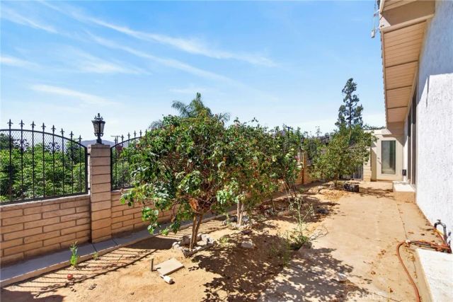 5462 Sierra Vista, Riverside, CA 92505