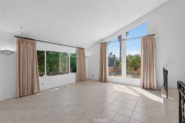 5462 Sierra Vista, Riverside, CA 92505