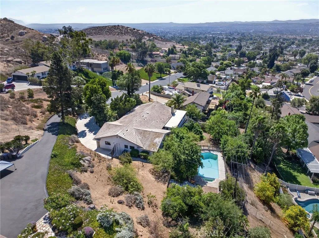 5462 Sierra Vista, Riverside, CA 92505