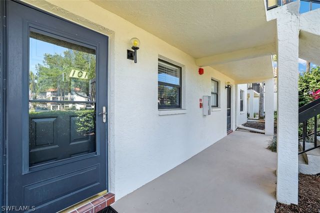 4346 27th CT SW 101, Naples, FL 34116