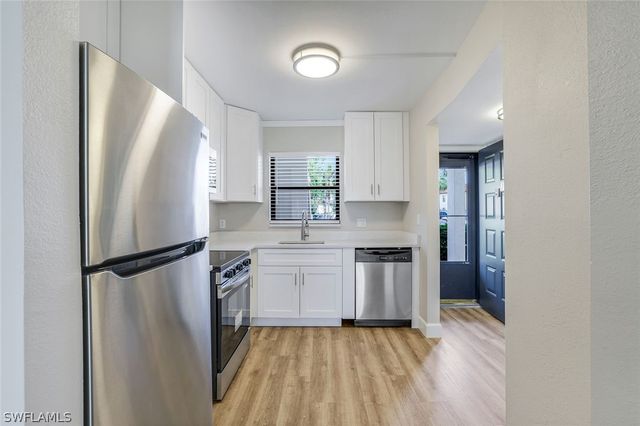 4346 27th CT SW 101, Naples, FL 34116