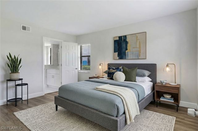 4346 27th CT SW 101, Naples, FL 34116