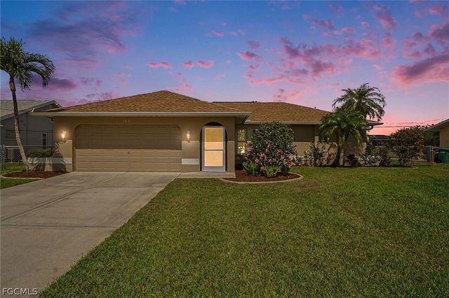 1921 SE 8th TER, Cape Coral, FL 33990