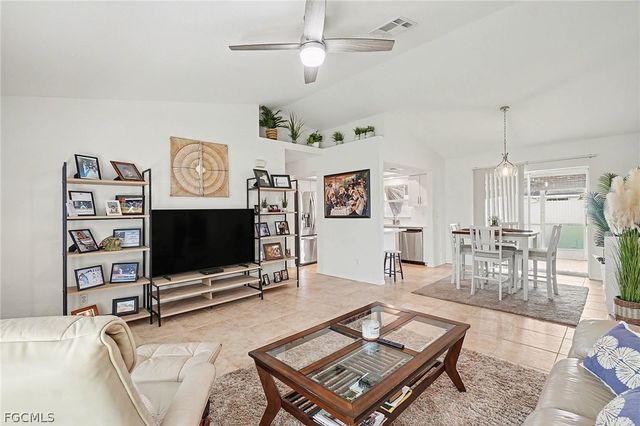 1921 SE 8th TER, Cape Coral, FL 33990