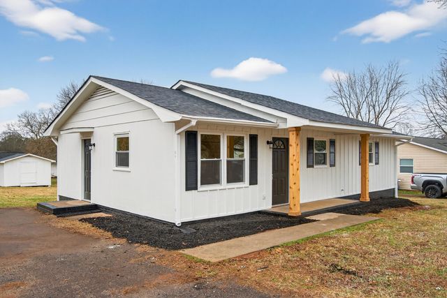 16 Ford Drive, Wellford, SC 29385