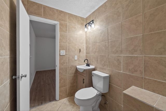 16 Ford Drive, Wellford, SC 29385