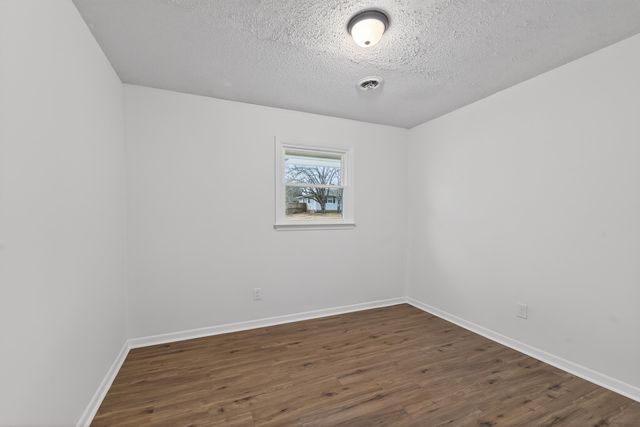 16 Ford Drive, Wellford, SC 29385